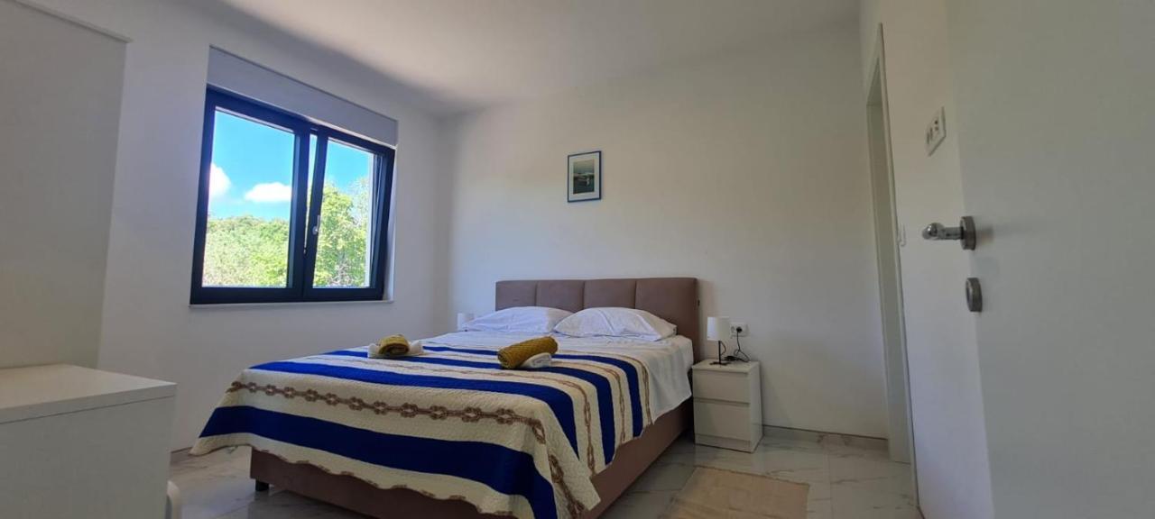 ורבניק Apartmani Mariosa מראה חיצוני תמונה