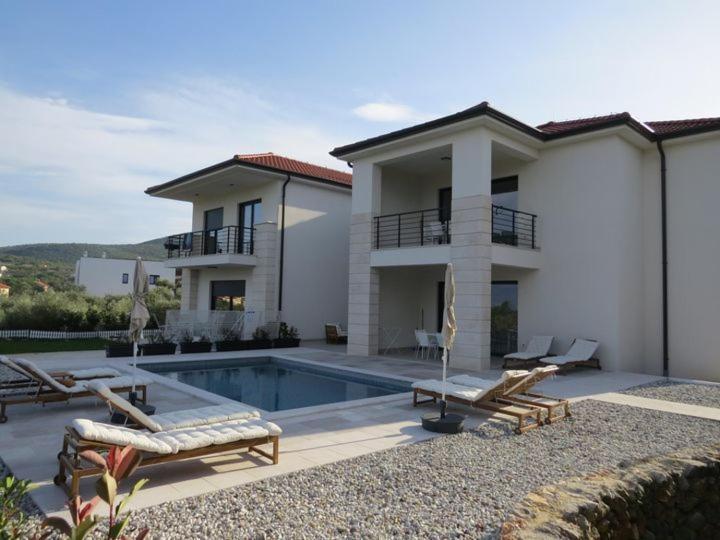 ורבניק Apartmani Mariosa מראה חיצוני תמונה
